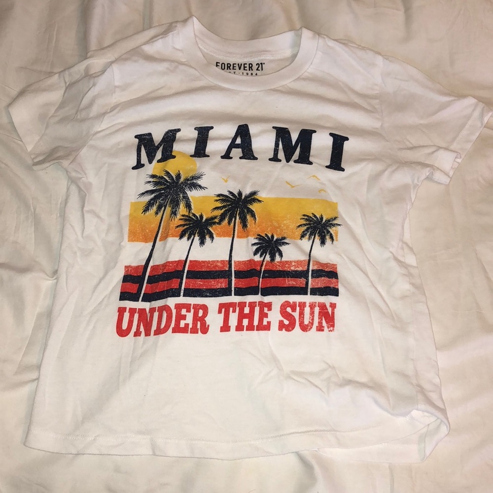 Graphic tee